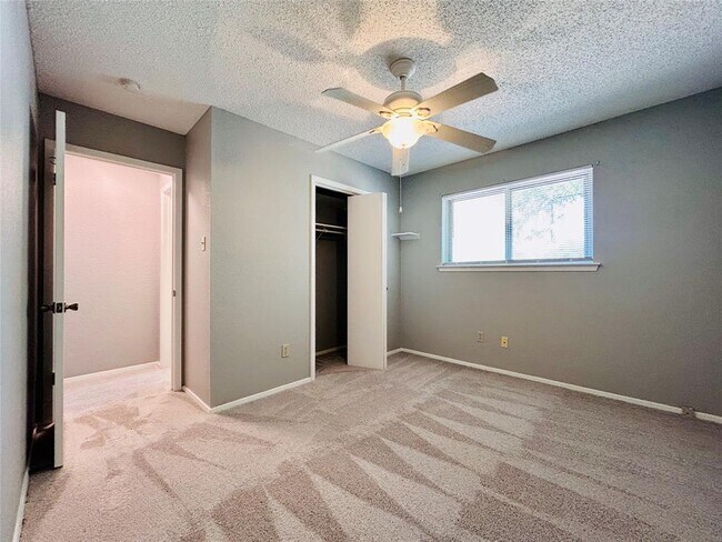 Building Photo - 7613 Navarro Pl