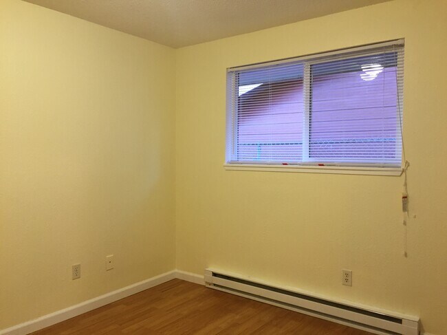 Building Photo - 2217 F St SE