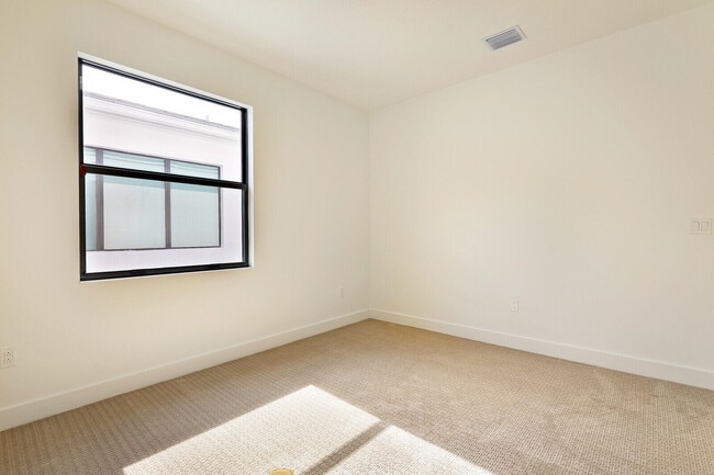 Building Photo - 8068 Laurel Falls Dr