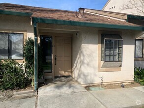 Building Photo - 1 Bedroom Condo in North Davis-$300 OFF FI...