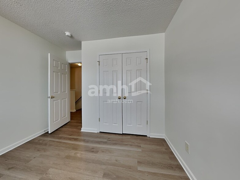 Building Photo - 2705 Red Ruby Ln