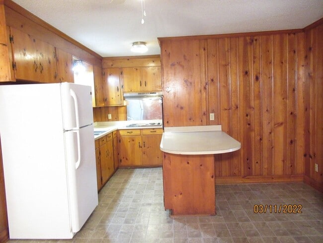 Building Photo - (Alice Drive Schools)- 3 Bedroom, 2 Bath S...