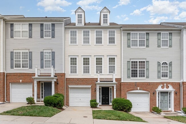 Building Photo - Spacious Townhome in Vibrant Breckenridge ...