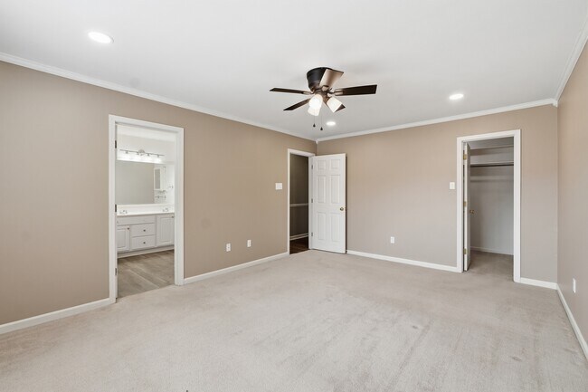 Building Photo - 1 Zircon Dr