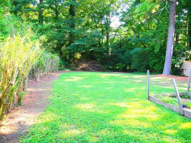 Building Photo - 1457 Thunderwood Ln SW