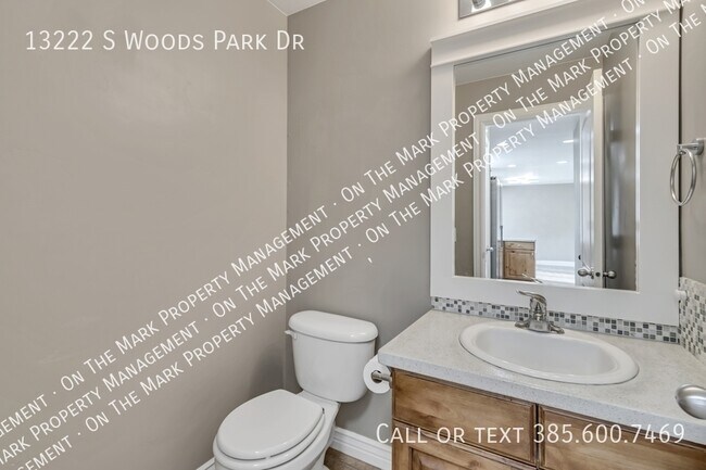 Building Photo - 13222 S Woods Park Dr