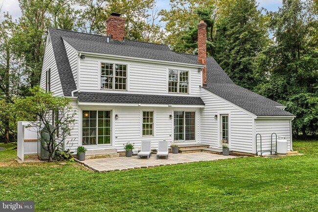 Building Photo - 3051 Lawrenceville Rd