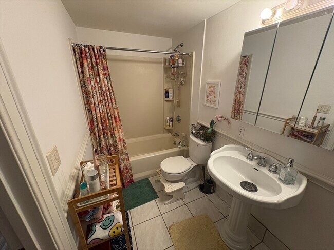 Building Photo - 25 Church St