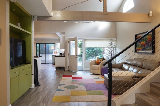 Building Photo - 73486 Shadow Mountain Dr