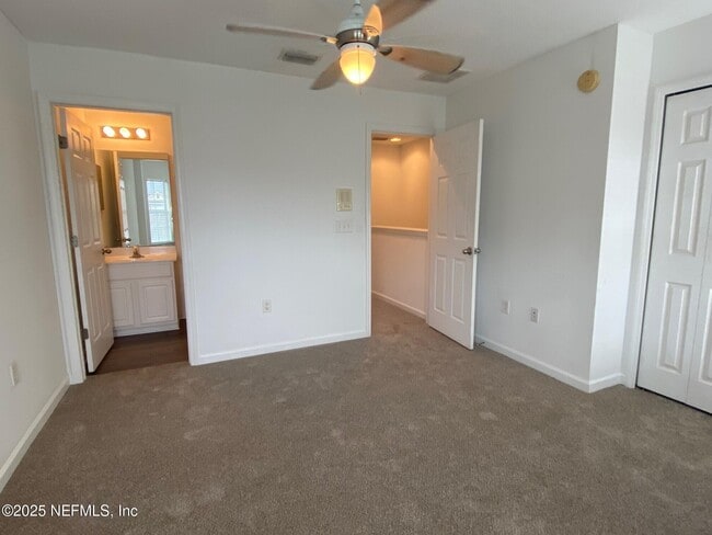 Building Photo - 1524 Fieldview Dr