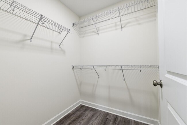 Building Photo - 12617 James River Dr