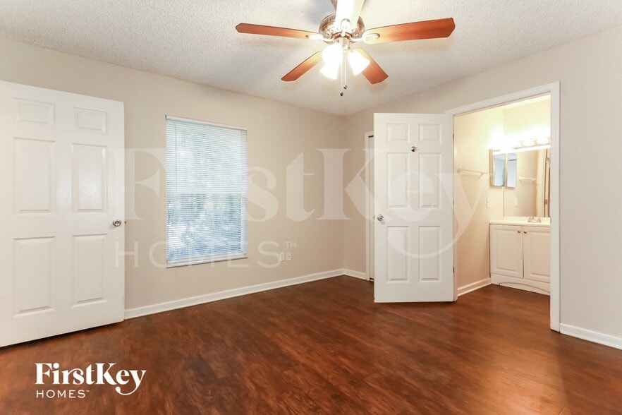 Building Photo - 14905 SE 25 Pl