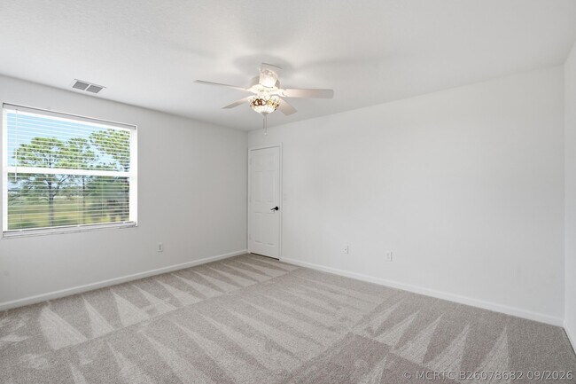 Building Photo - 5513 SW Windward Way