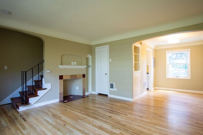Building Photo - In the Heart of NW-Mid-Century 2Bdr Lives ...