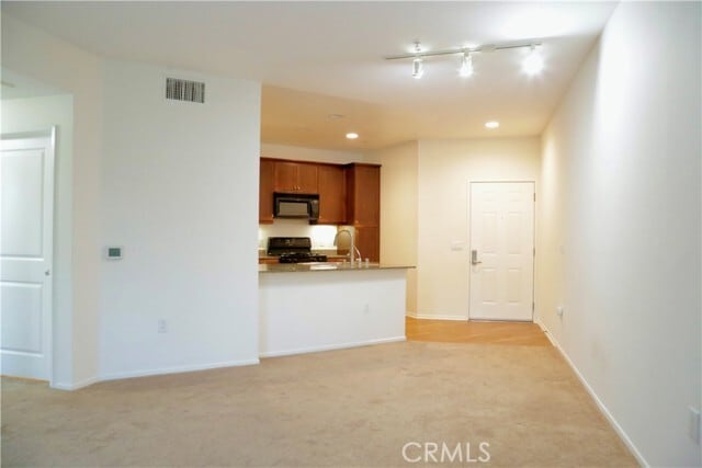 Building Photo - 1358 Scholarship