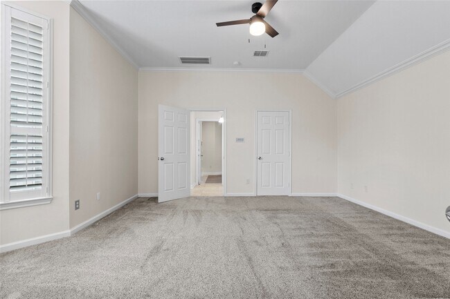 Building Photo - 11403 Lakewood Cove