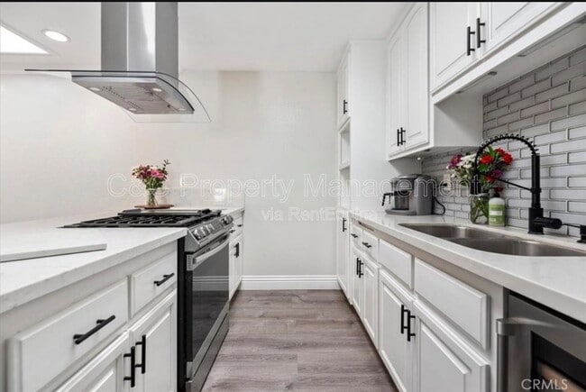 Building Photo - 2764 Tropicana Dr