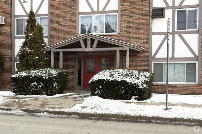 Building Photo - 3511 W 105th St