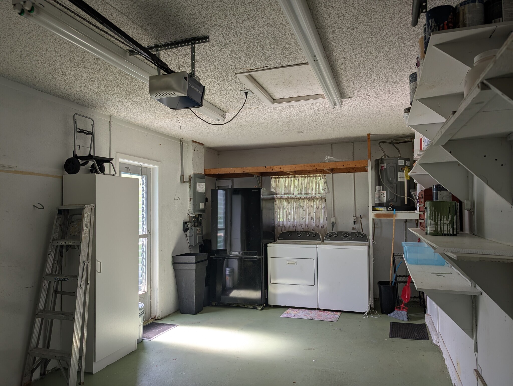 Building Photo - 4418 Parrot Ave
