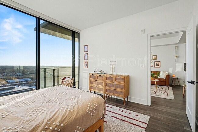 Building Photo - 788 West Marietta St NW