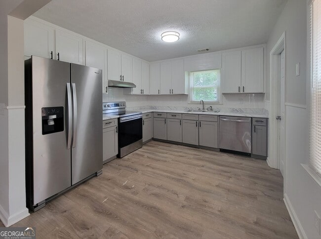 Building Photo - 611 Leigh Ct