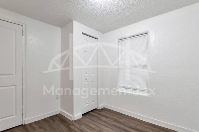 Building Photo - 1629 W 31st St