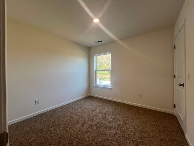 Building Photo - Brand-New 4BR Home for Rent in Kingsport – Be the First Tenant!