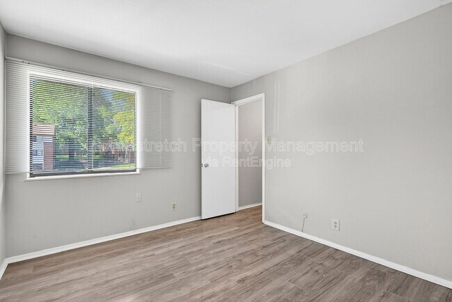 Building Photo - 1536 Springlet Ct