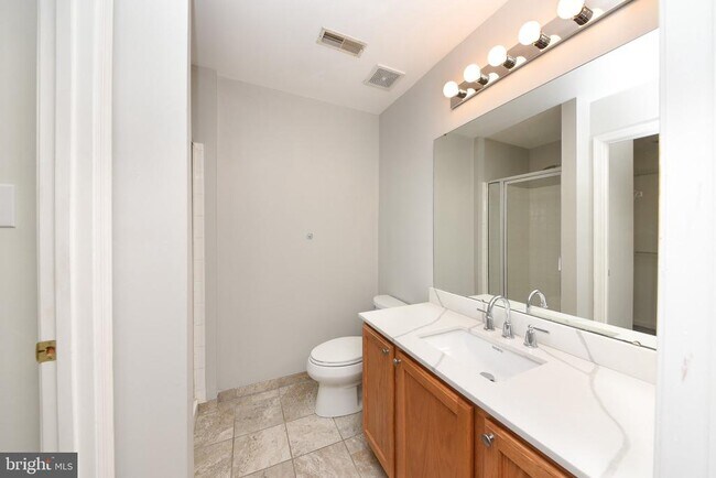 Building Photo - 401 Jene Ct