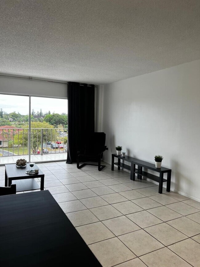 Building Photo - 4164 Inverrary Dr