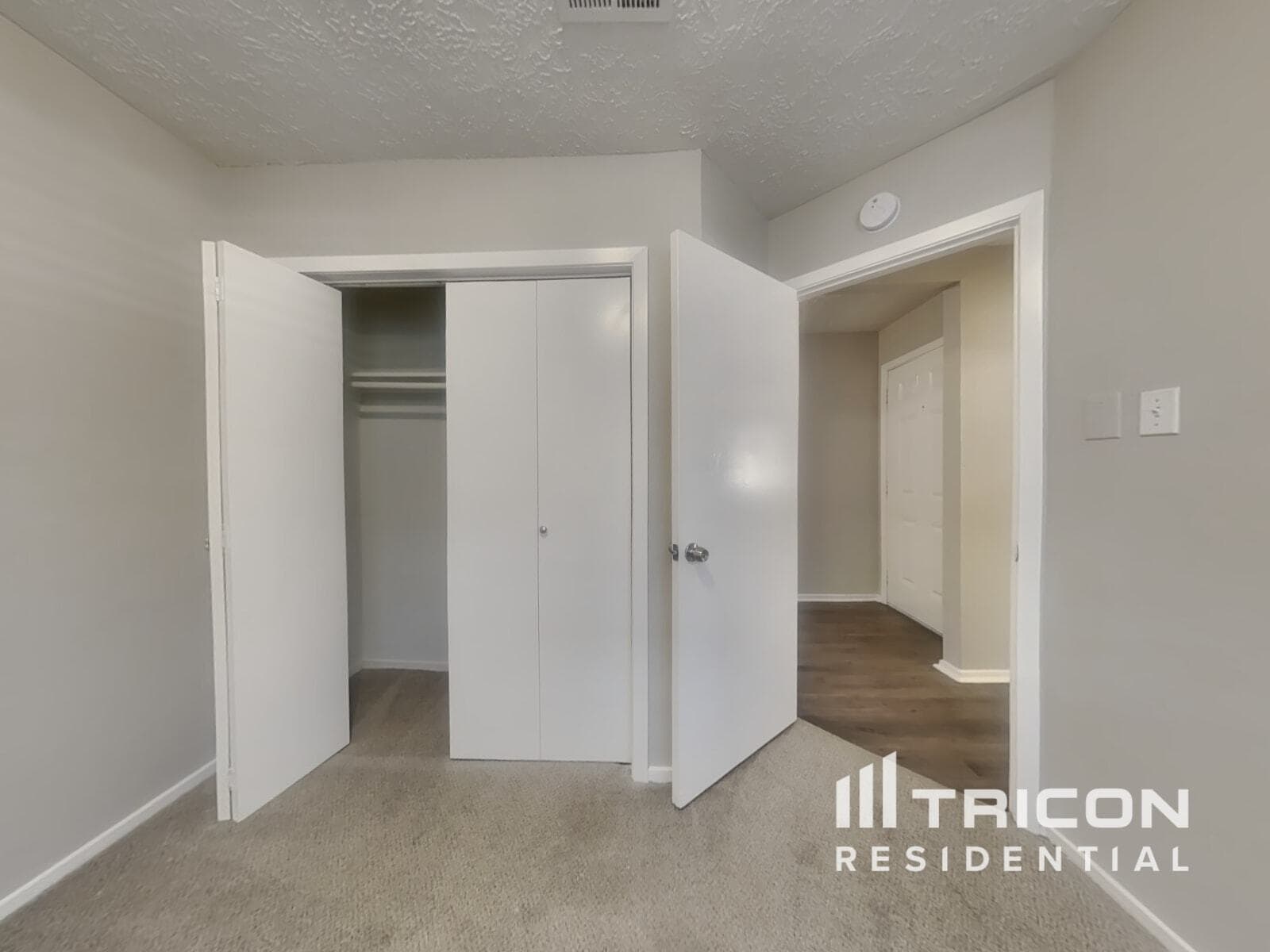 Building Photo - 4700 Greenwood Dr