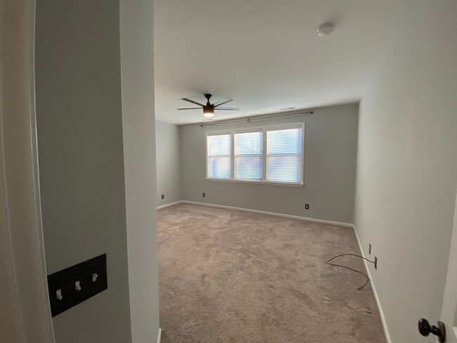 Building Photo - Immaculate Hillsborough Townhome