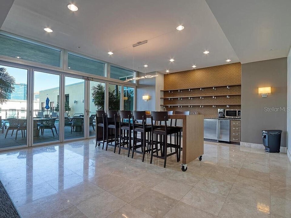 Club room for entertaining - 400 4th Ave S