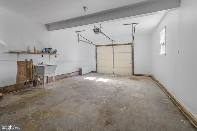 Building Photo - 816 Lincoln St