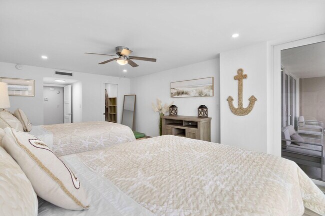 Building Photo - 4020 Galt Ocean Dr