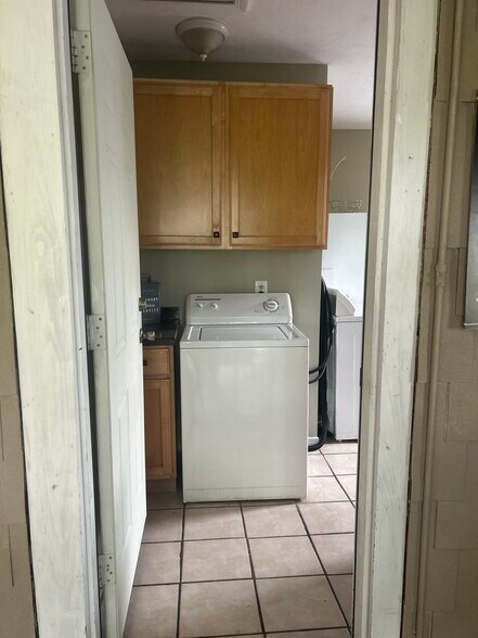 Building Photo - 7 Cristy St