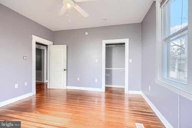 Building Photo - 3213 Vickers Rd