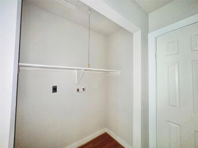 Building Photo - 936 Bennington St