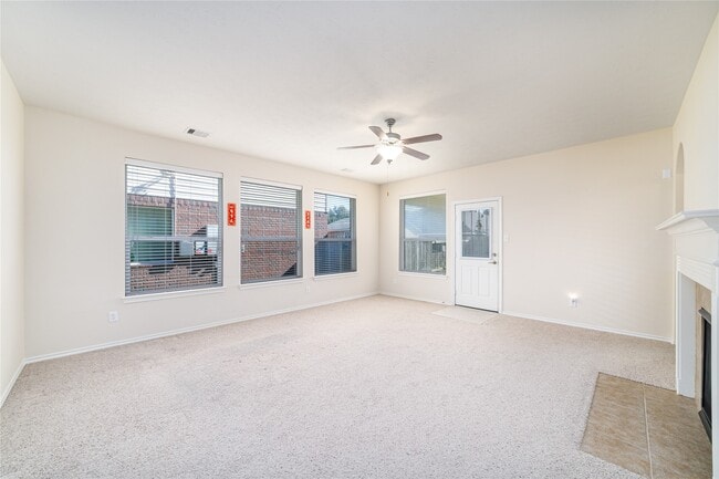 Building Photo - 16907 Great Oaks Glen Dr