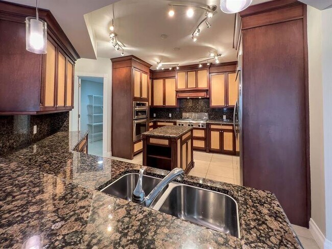 Building Photo - 4241 N Ocean Blvd