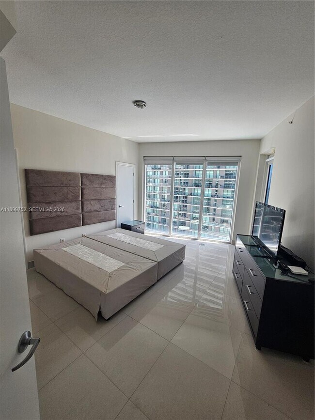 Building Photo - 60 SW 13th St