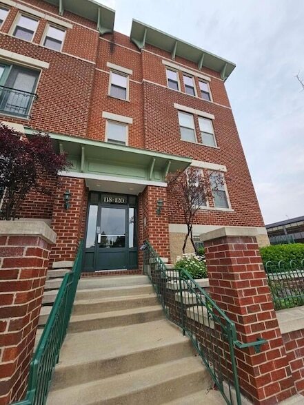 Building Photo - 120 E Mound St