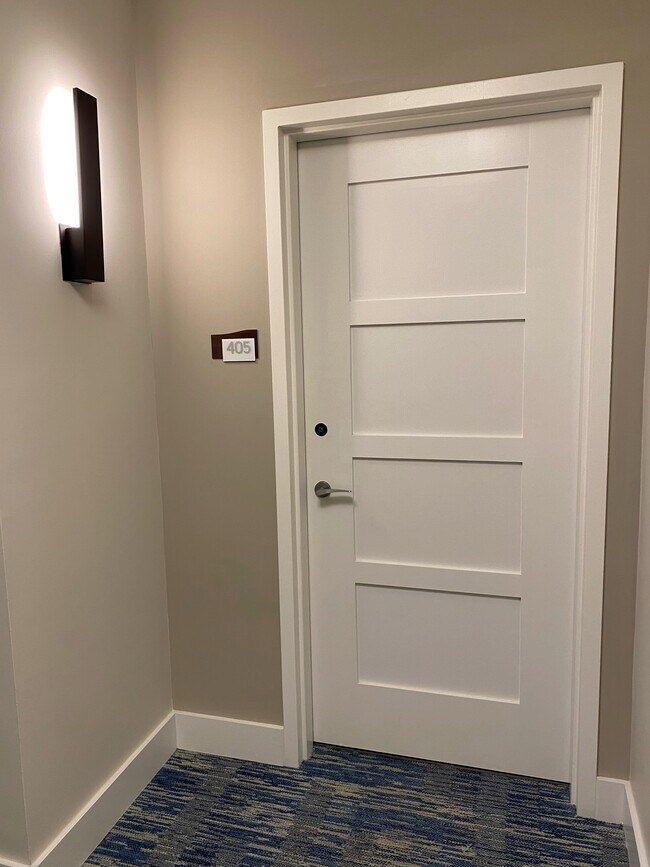 Building Photo - 920 N Osceola Ave