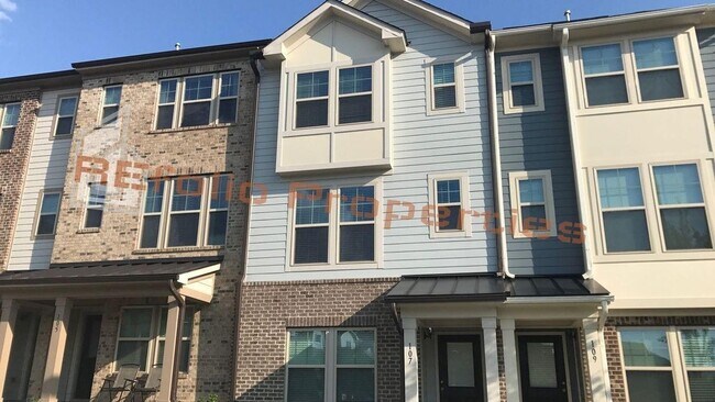 Building Photo - 2401 Riverside Dr