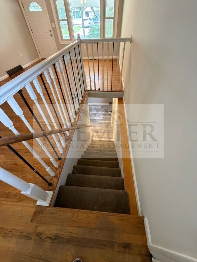 Building Photo - 504 N Westwood Dr