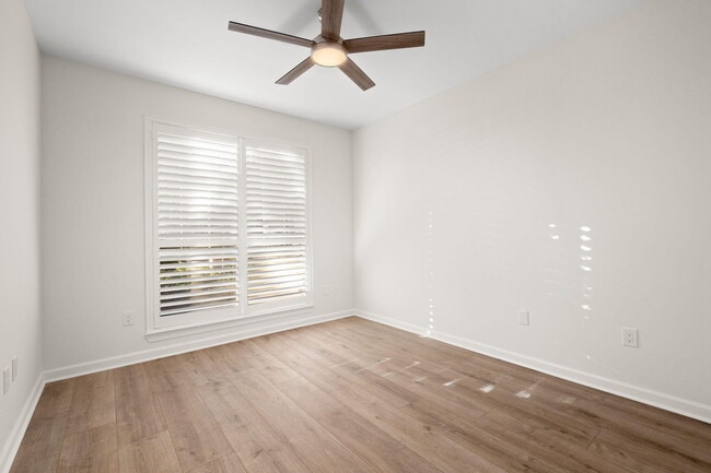 Building Photo - 255 Cll Escada