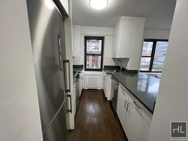 Building Photo - EAST 56 STREET