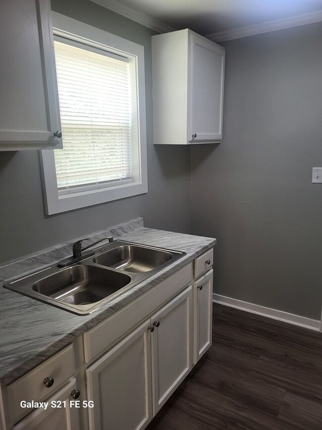 Building Photo - Duplex
