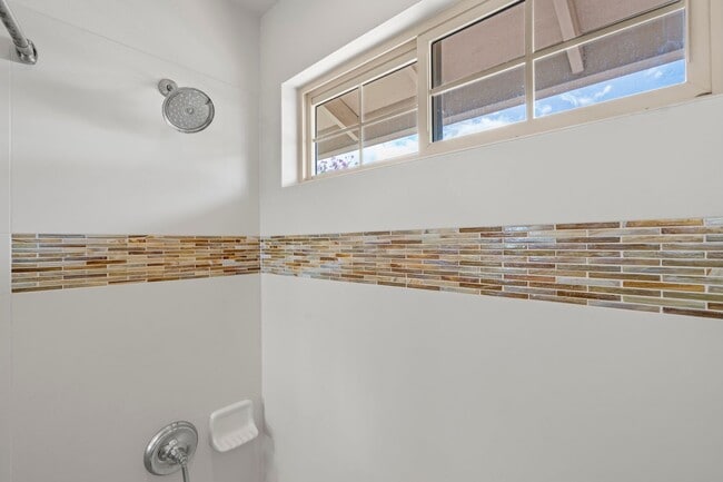 Building Photo - Kahoma Village: Fully furnished 4-bedroom, 2.5-bath home