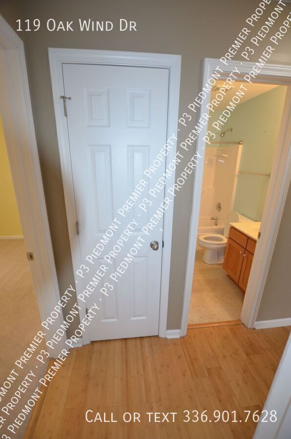 Building Photo - 119 Oak Wind Dr